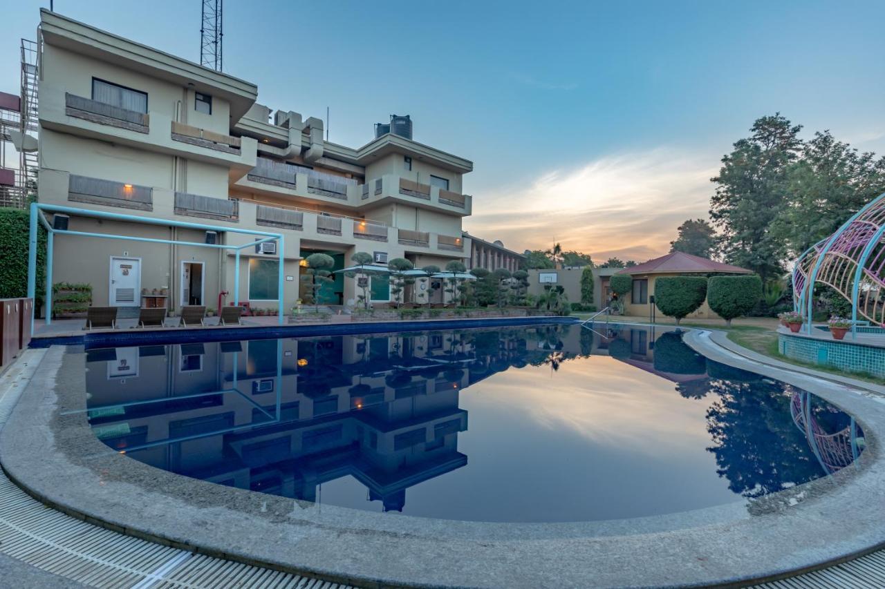 Downtown Resorts Nh8 Dhāruhera 외부 사진